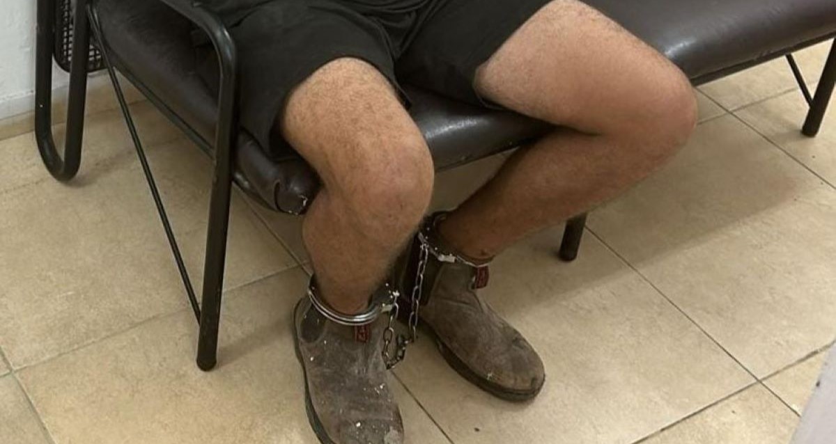 שב"ח במעצר. צילום: דוברות המשטרה
