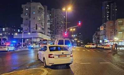 ניידות משטרה חוסמות את אזור הירי בצופת מרומזרת ברמת גן