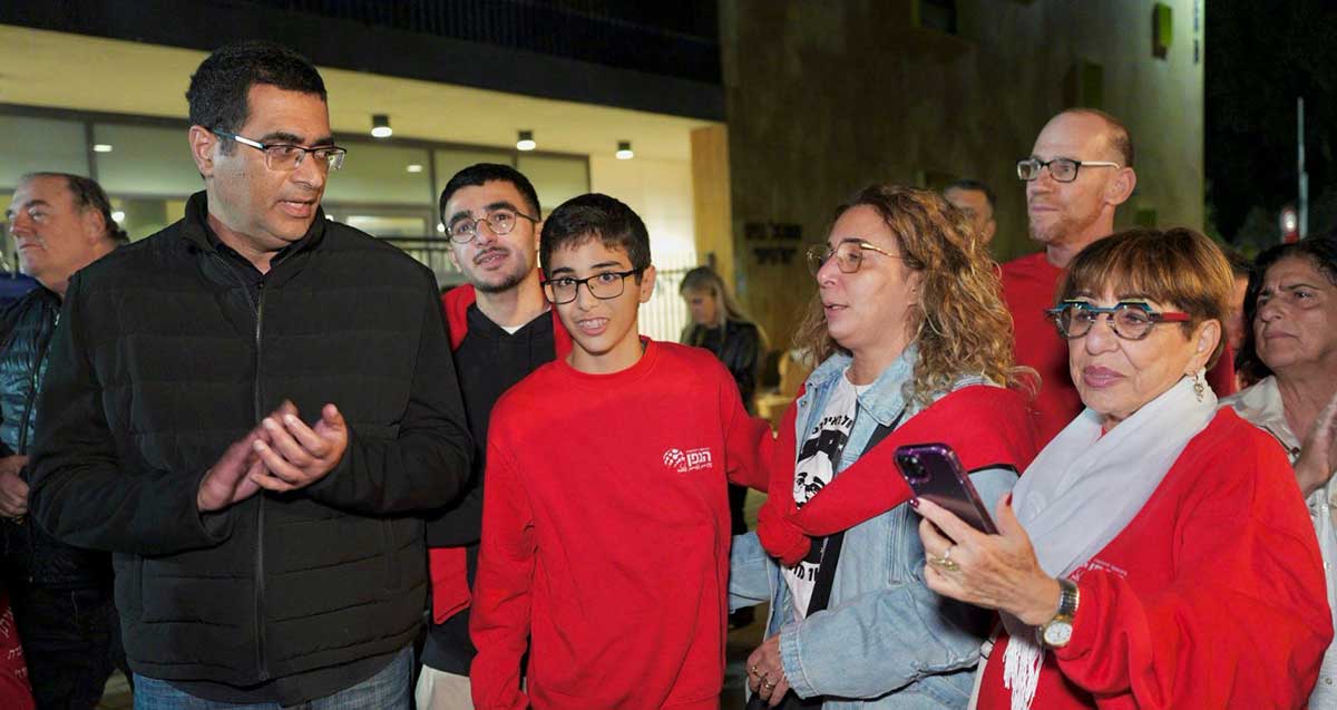משפחתו של סמ״ר אור מזרחי ז״ל באירוע חנוכה לזכרו