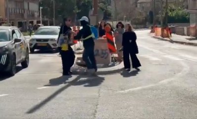 תיעוד תקיפת התלמידים. צילום מסך: רשת X