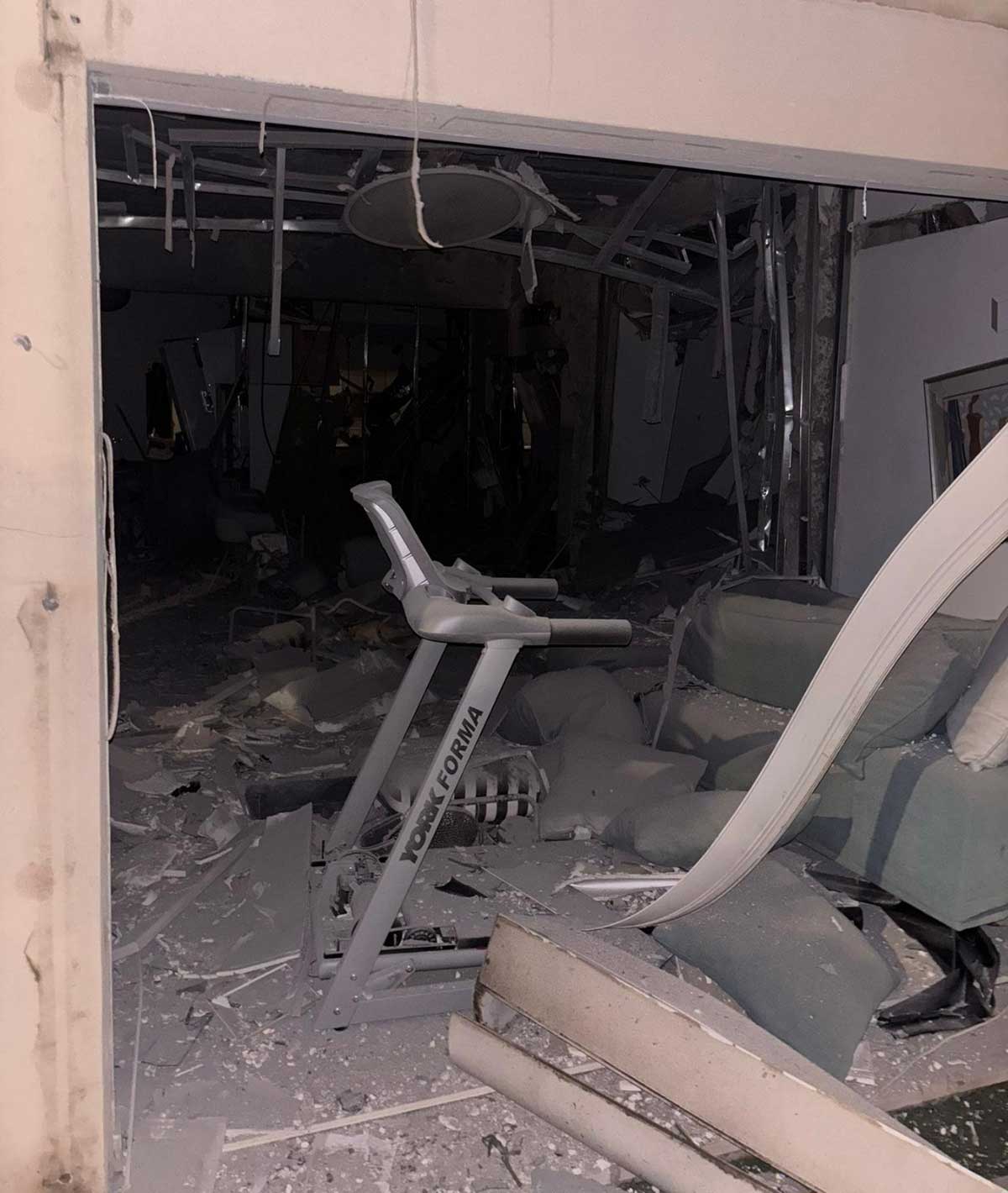 זירות פגיעת רסיסים/פצצונת ברמת גן 3.4. הריסות בתוך חדר.