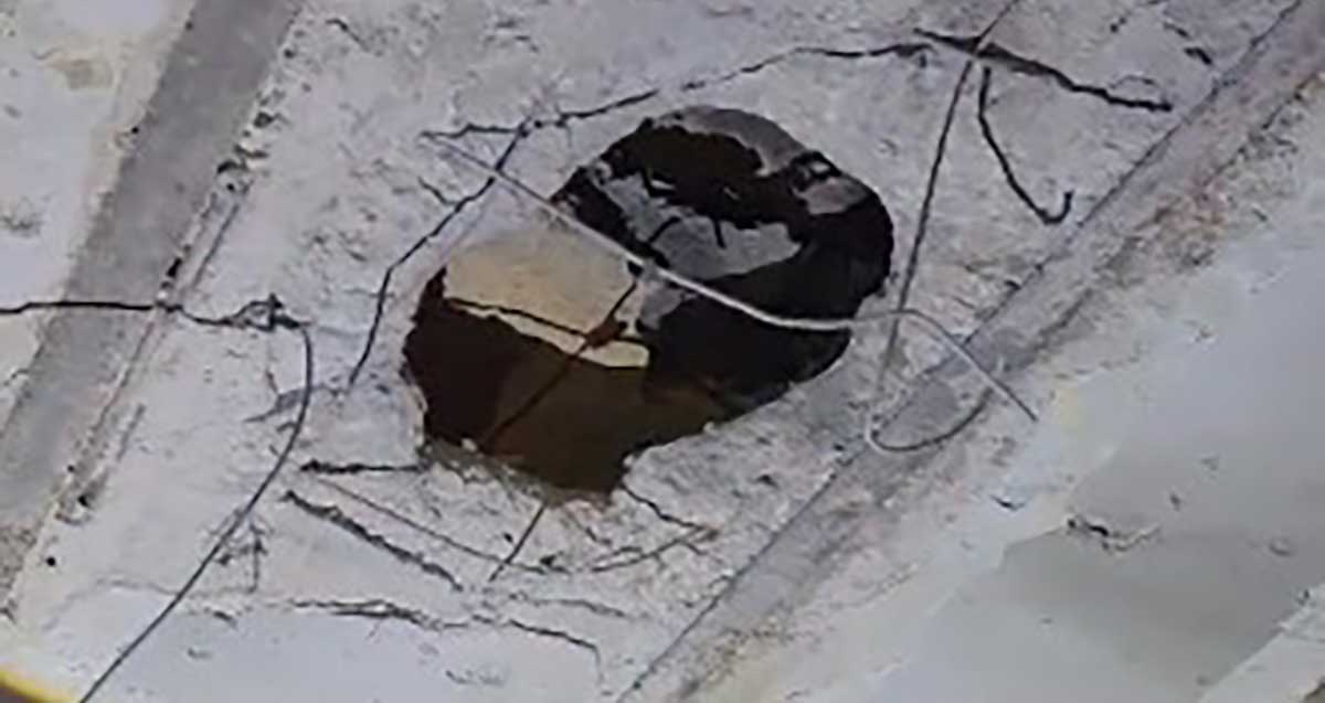 זירות פגיעת רסיסים/פצצונת ברמת גן 3.4. חור בתקרה.