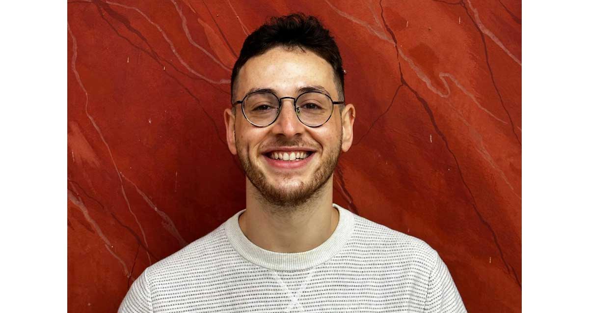 אליעזר לנדו יוביל את בית הספר תלמה ילין. תמונת פלג גוף עליון