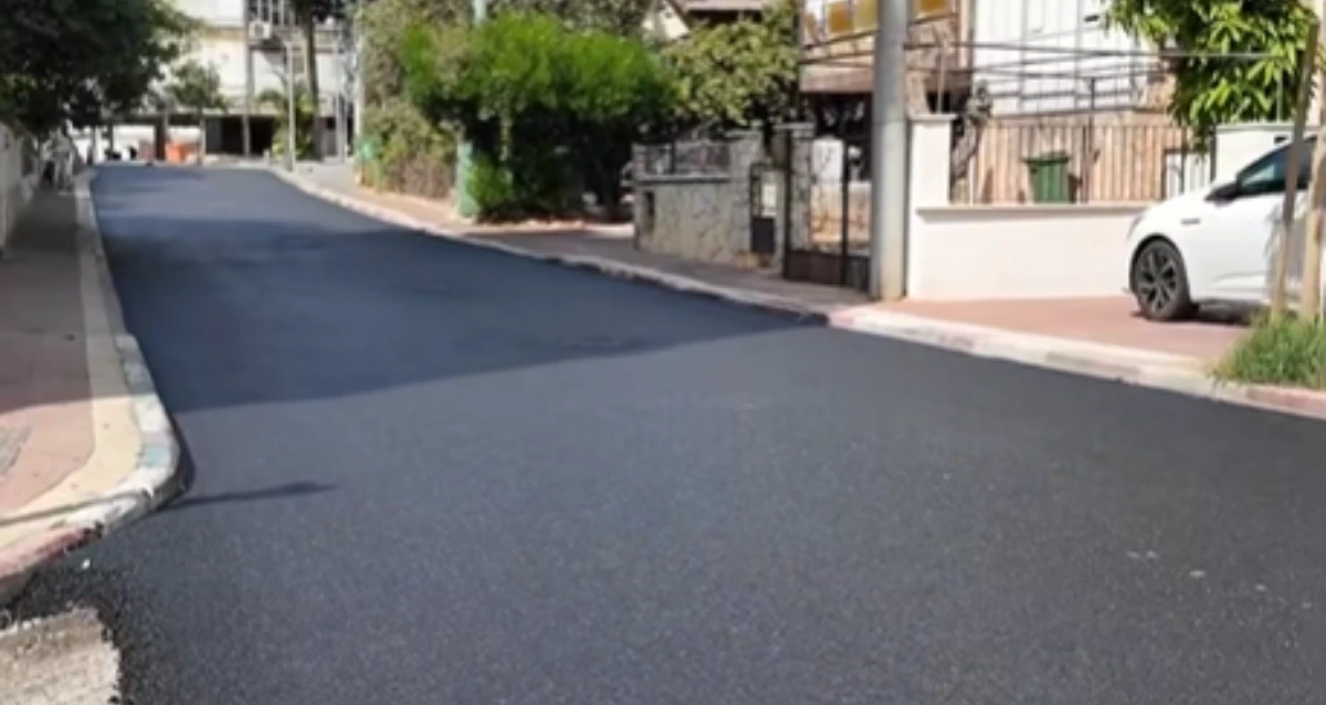 כביש סלול ברמת גן.